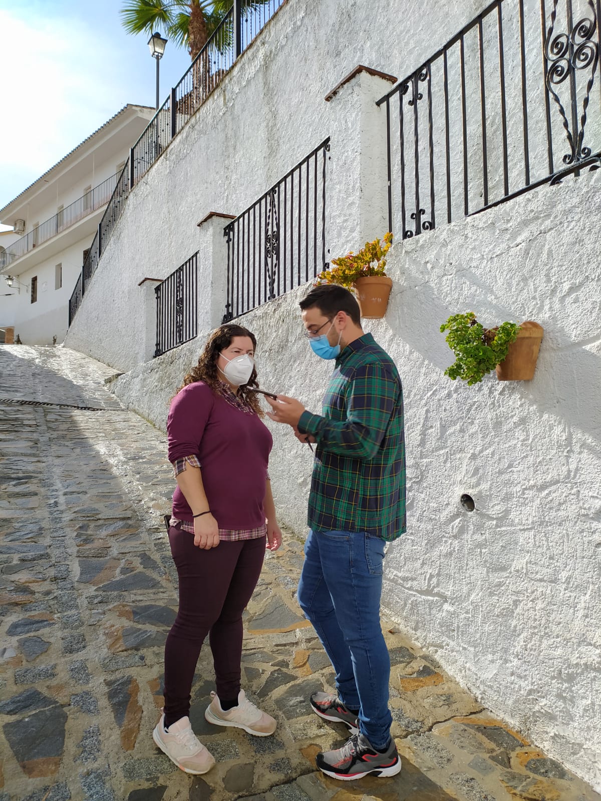 Gema Pendón atiende a DiarioAxarco en el lugar del cribado masivo de test