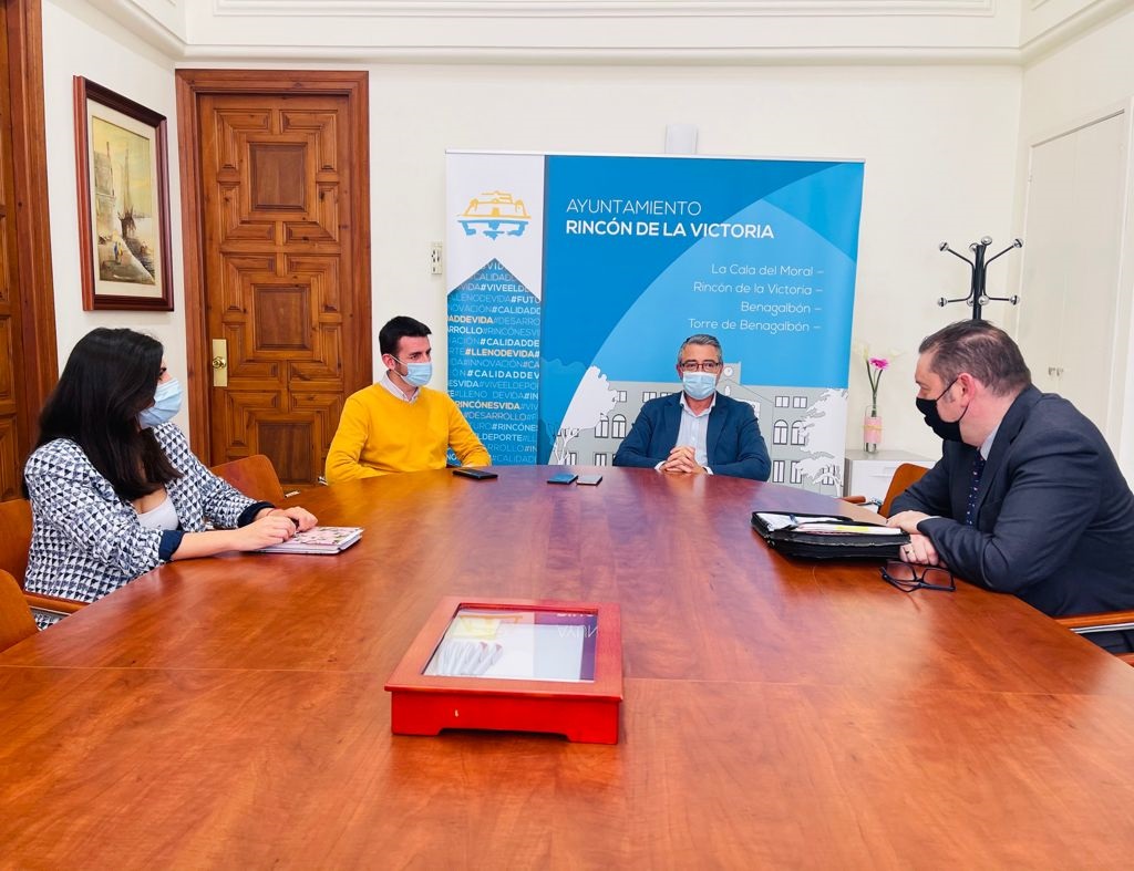 Salado y Jiménez en el encuentro con el presidente y representante del Colegio de Administradores de Fincas de Málaga y Melilla