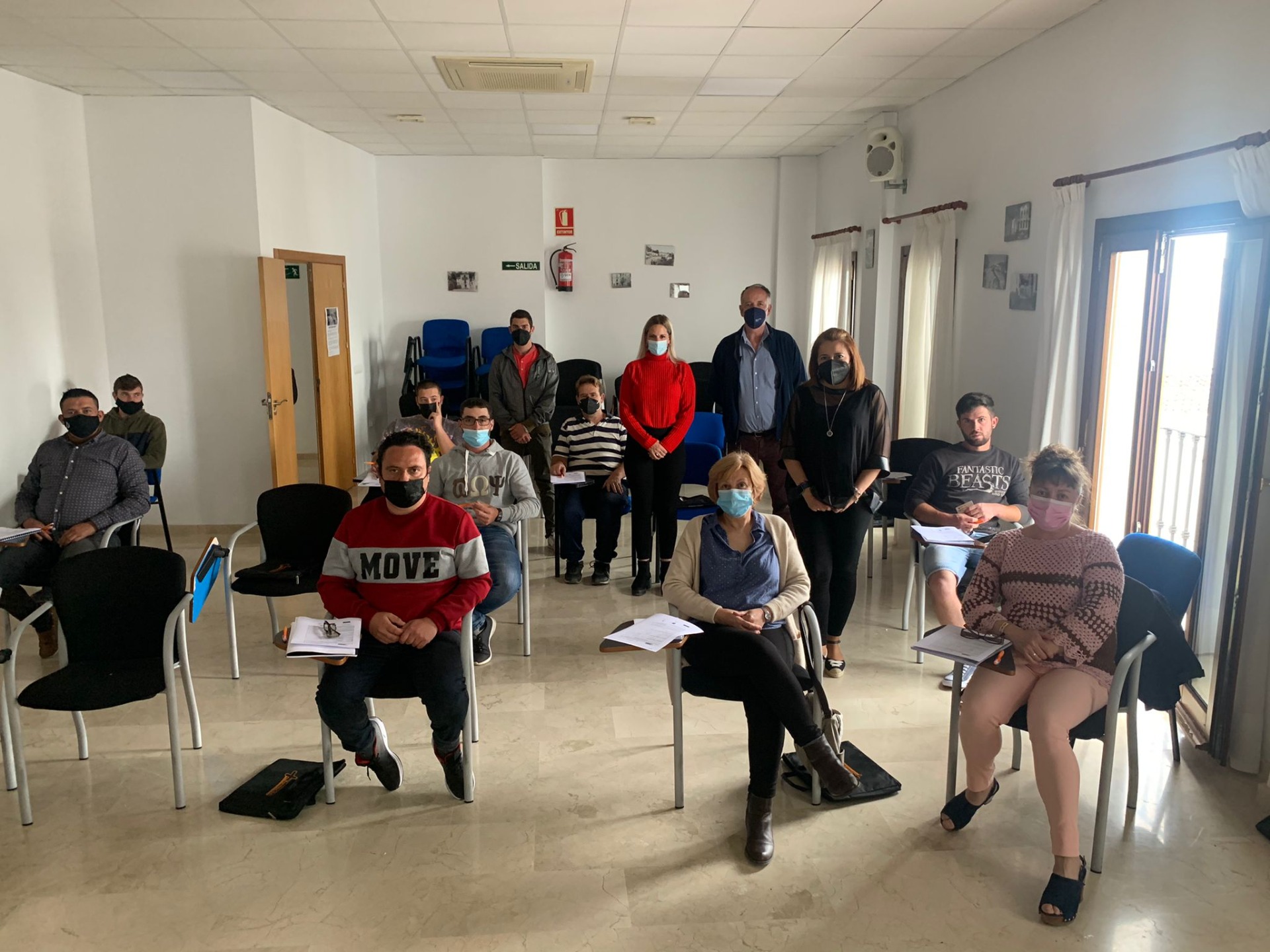 Momento de la clausura del curso en Canillas de Aceituno