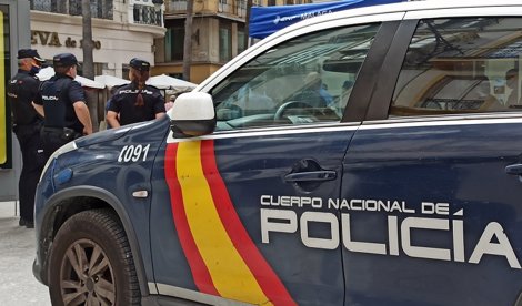 Imagen de un coche patrulla de la Policía Nacional / Archivo